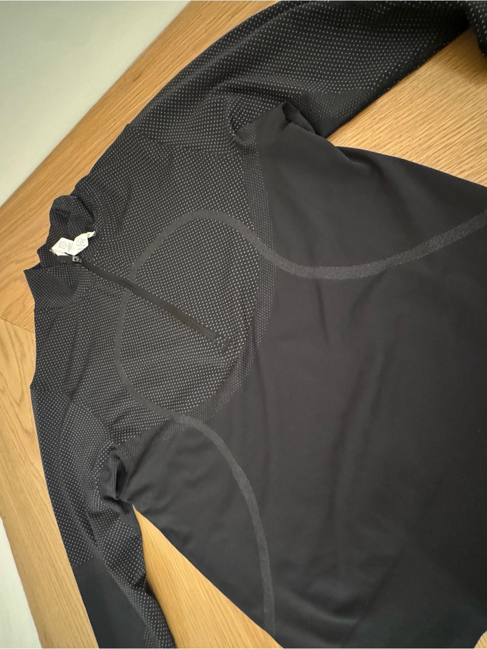 Lululemon athletica Black Quarter-Zip - Picture 2 of 5